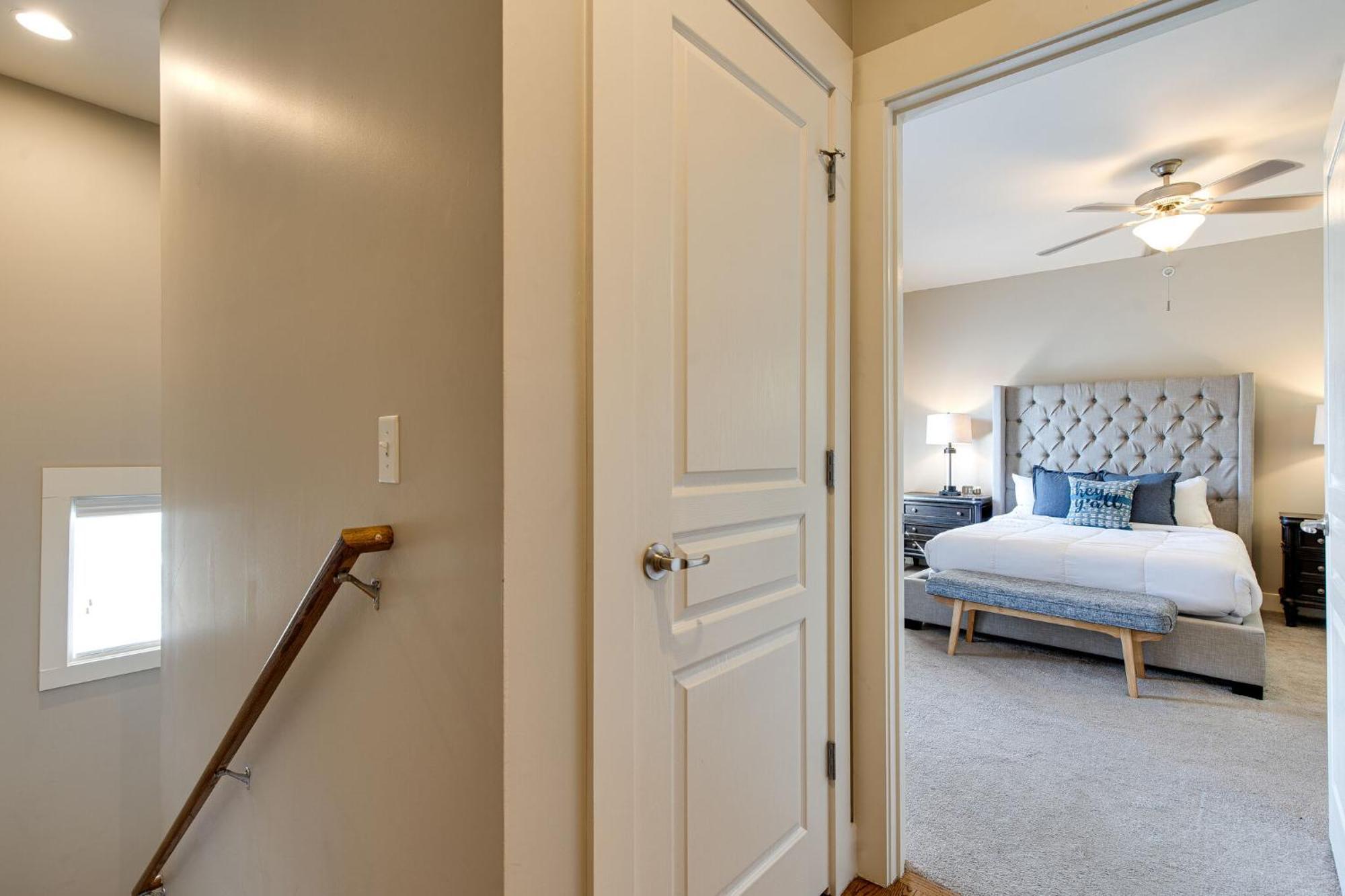 Апартаменты The Celebrity - Minutes To Broadway With A Balcony Нэшвилл Экстерьер фото